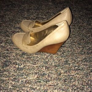 Women's tan BCBG loafer wedges