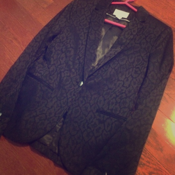 H&M Jackets & Blazers - H&M Cheetah Print Blazer