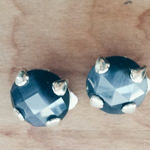 Kendra Scott - Black Clip On Earrings!!