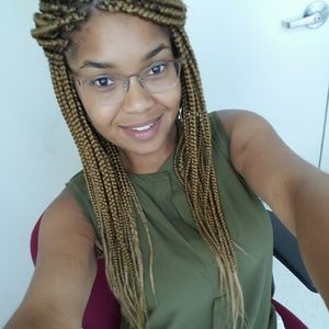 Meet your Posher, Chelsey