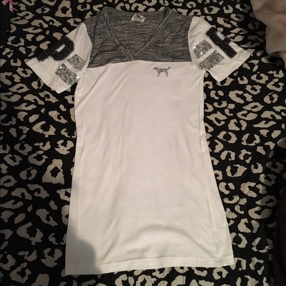 Vs Pink bling t-shirt. ONLY WANTING TO TRADE 😊