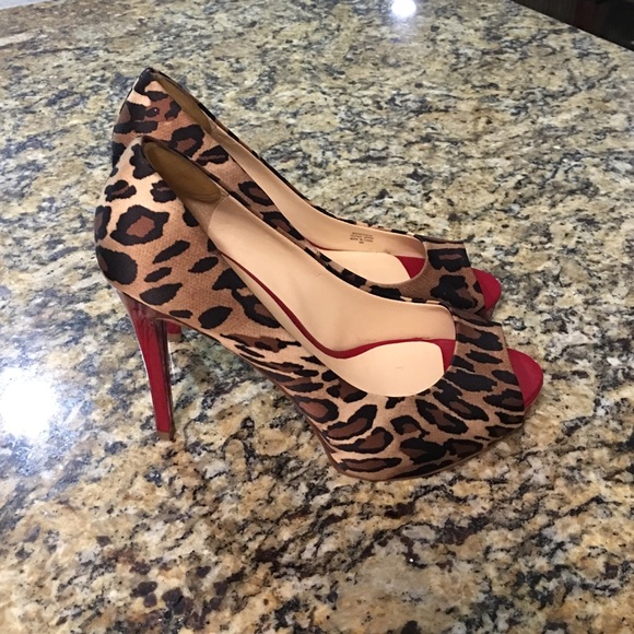 Guess Shoes - Guess leopard print pumps