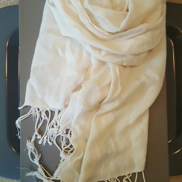 Creamy white woven scarf