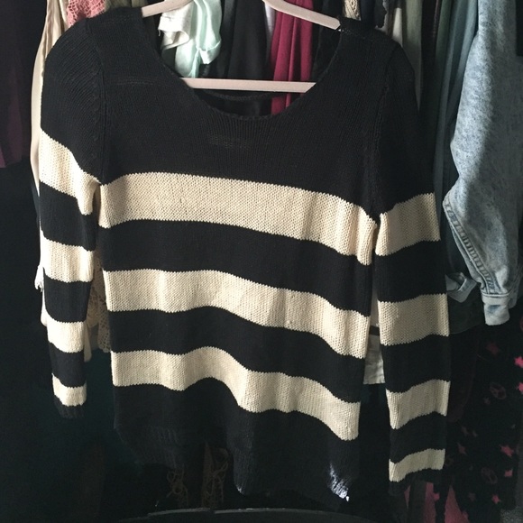 Striped knitted long sleeve
