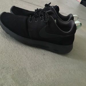 Black Roche runs
