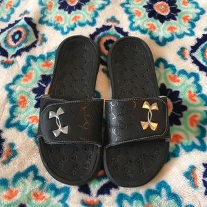 Black under armour slides