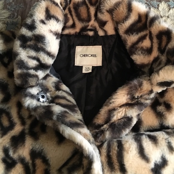 Childrens large soft and furry jacket - Picture 2 of 2