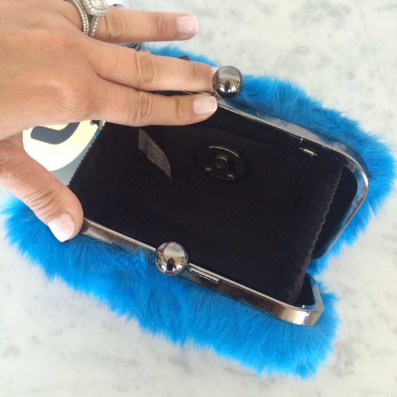 Sold out - Picture 3 of 4