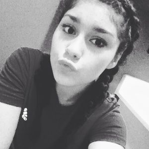 Meet your Posher, Naomi