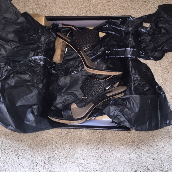 ecco brand black sandals