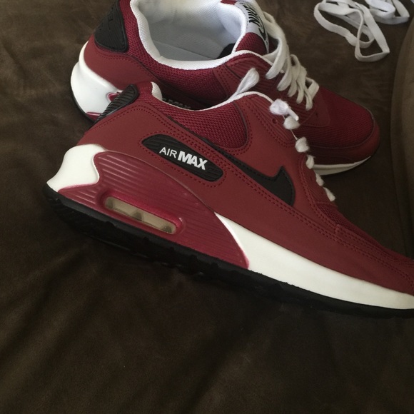 Never worn. Nike air max 90.