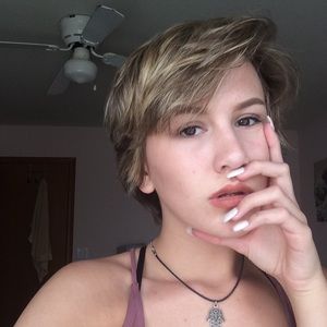 Meet your Posher, Emma