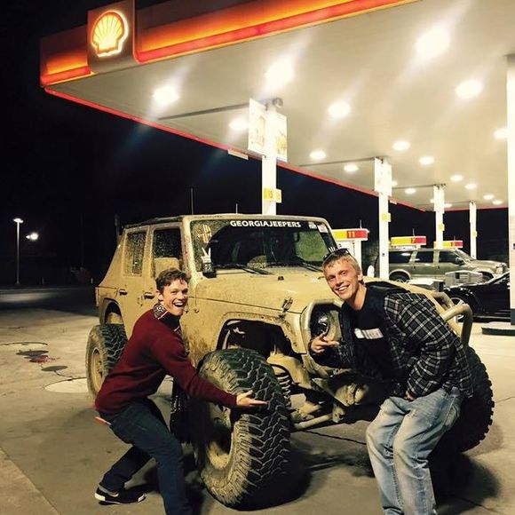 Meet your Posher, Tom - Picture 1 of 1