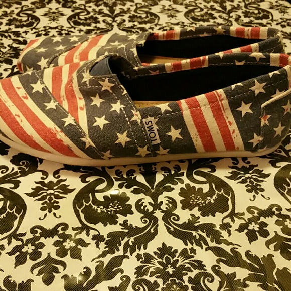 Toms patriotic American flag