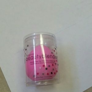Beauty blender.