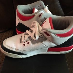 Retro Jordan 3s size 6 Y