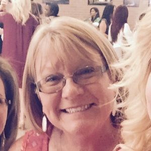 Meet your Posher, Lori