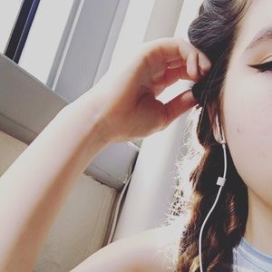 Meet your Posher, Isabella