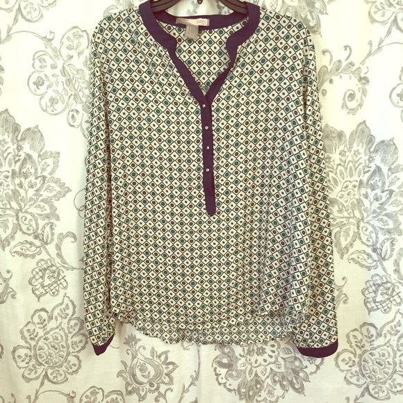 Forever 21 loose long sleeved buttoned tunic