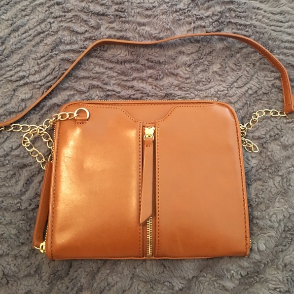 Gianni Bini crossbody