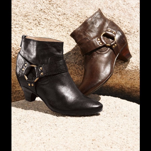 frye steffi zip bootie