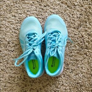 NWOT sky-blue sports shoes