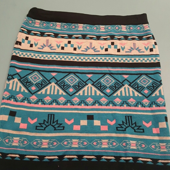 Fitting short skirt