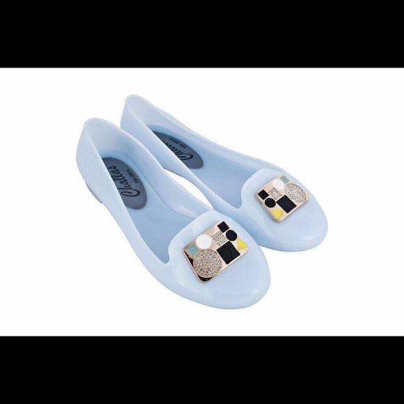 Brand new Challas flats.