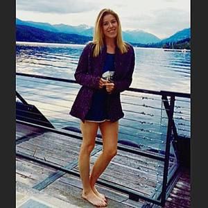 Meet your Posher, Hannah