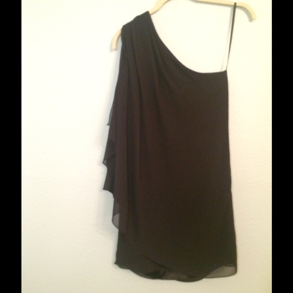 One-shouldered little black dress