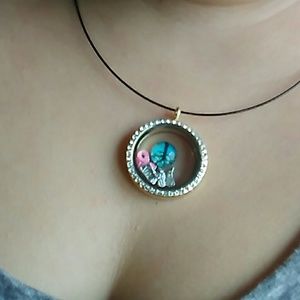 Beautiful unique necklace Beautiful unique necklace