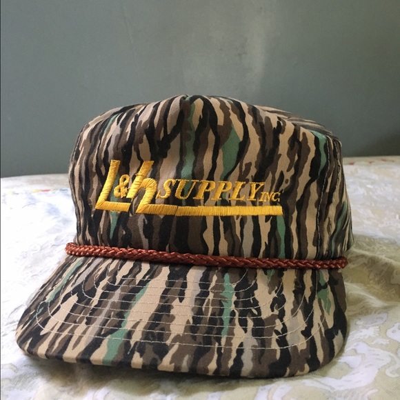 Vintage Accessories - 🍃🍂Throwback trucker hat / camouflaged print A+