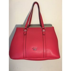 ✨SALE✨ Red Guess bag ❤️
