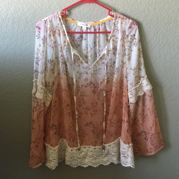 Buckle top