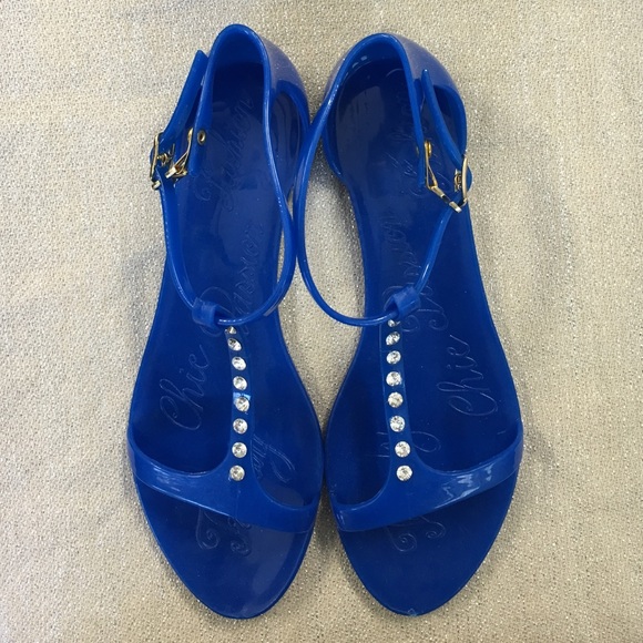 ✨✨Brand new Challas Spicy Diamond Sandals✨✨