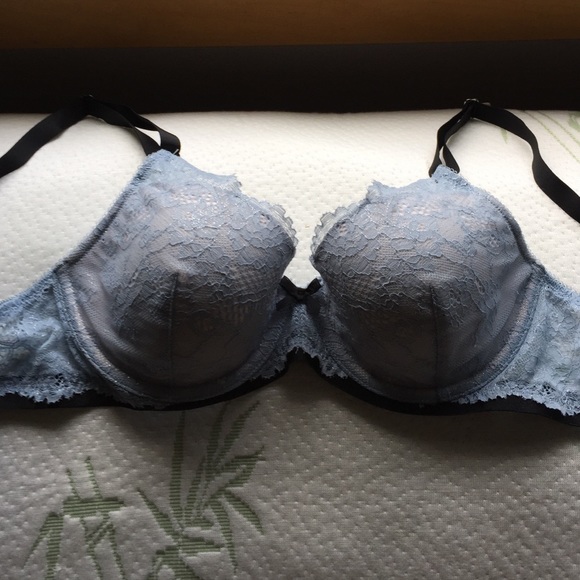 Victoria's Secret lined Demi bra 32 D