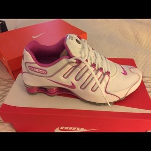 Woman's Nike shox