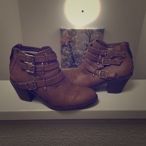 Madden Girl light brown ankle boots