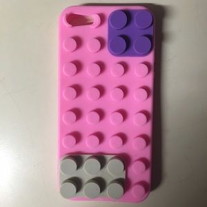 iPhone 5/5s/SE Lego Case with 2 Removable Pieces.