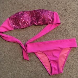 Sequin VS bikini