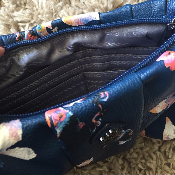 Vera Wang Simply Vera clutch - Picture 2 of 2