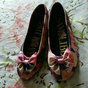 super cute slip on flats with bows