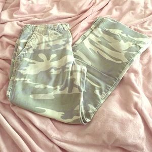 Capri army design pants