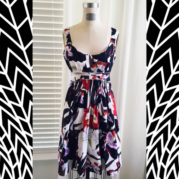 Sale! 6 Tahari 🎉HP🎉 red black garden party dress
