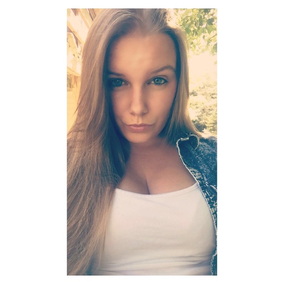 Meet your Posher, Heather - Picture 1 of 1