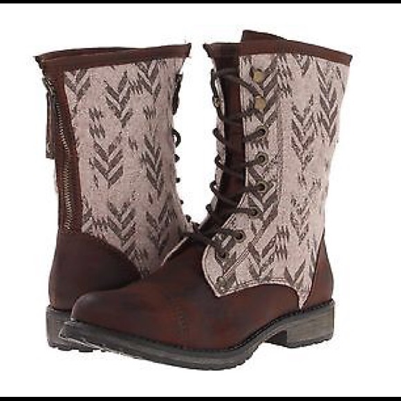 BROWN ROXY BOOTS