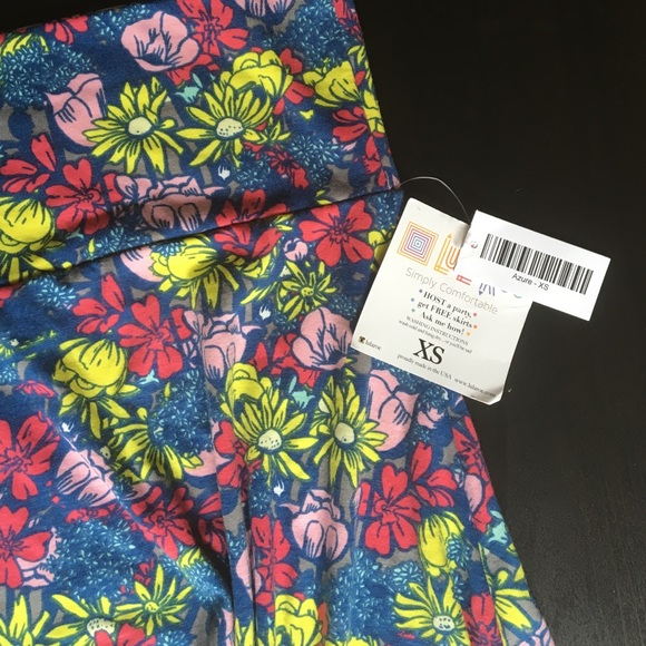 BNWT Lularoe Azure skirt! Beautiful floral skirt!! - Picture 2 of 2