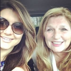 Meet your Posher, Caitlin