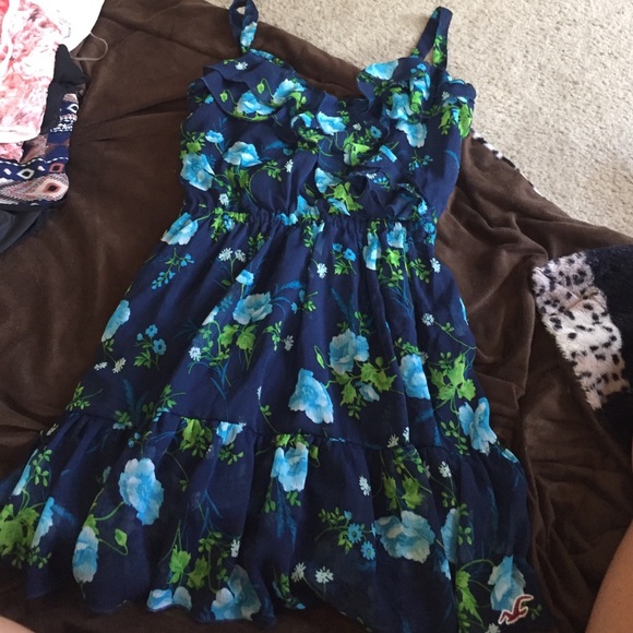 Floral dress with ruffles