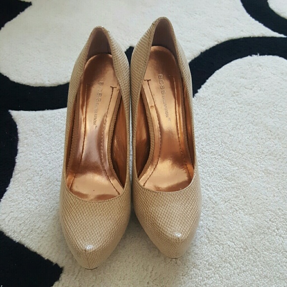 Shoes - Picture 2 of 3